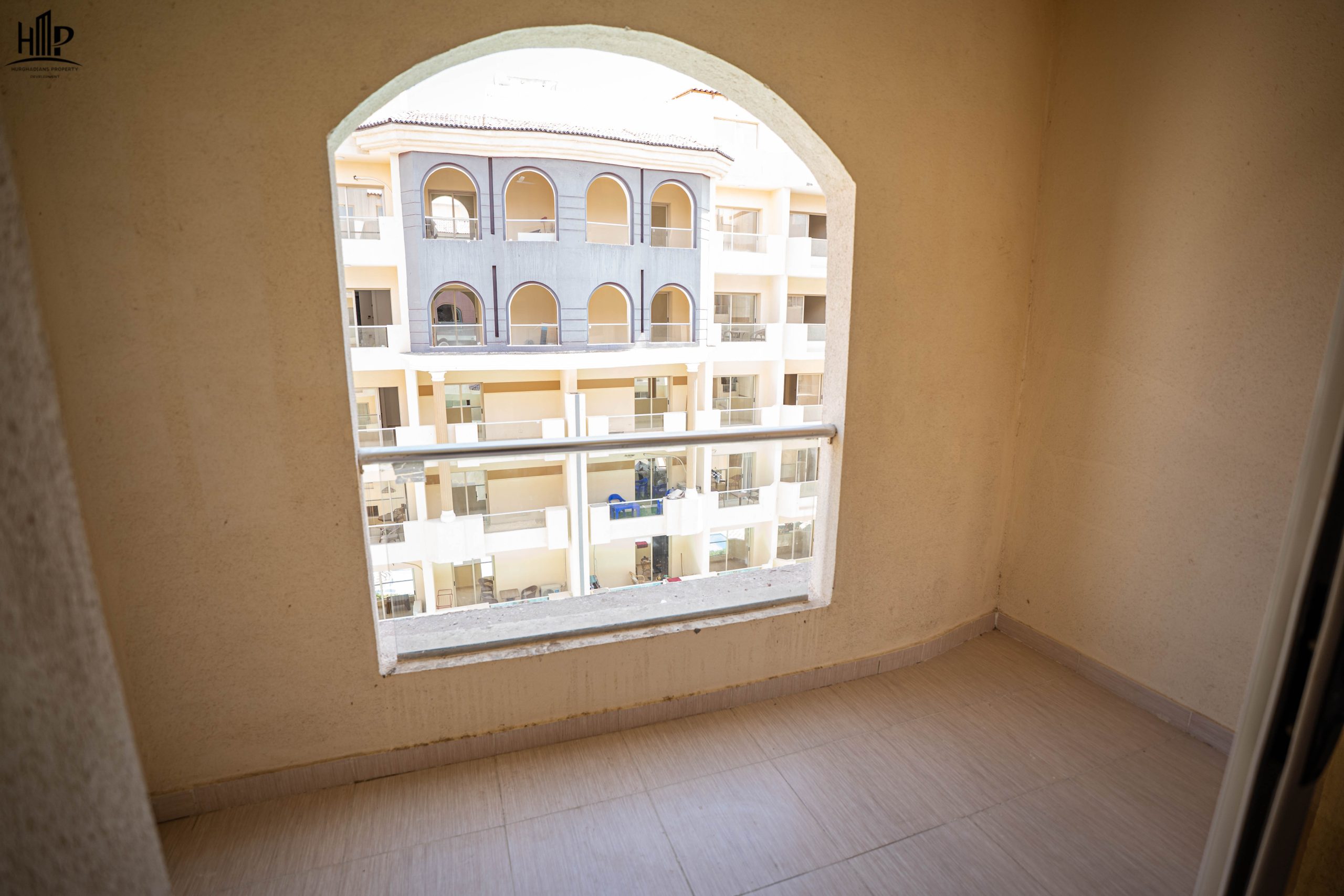 Florenza Khamsin image 5